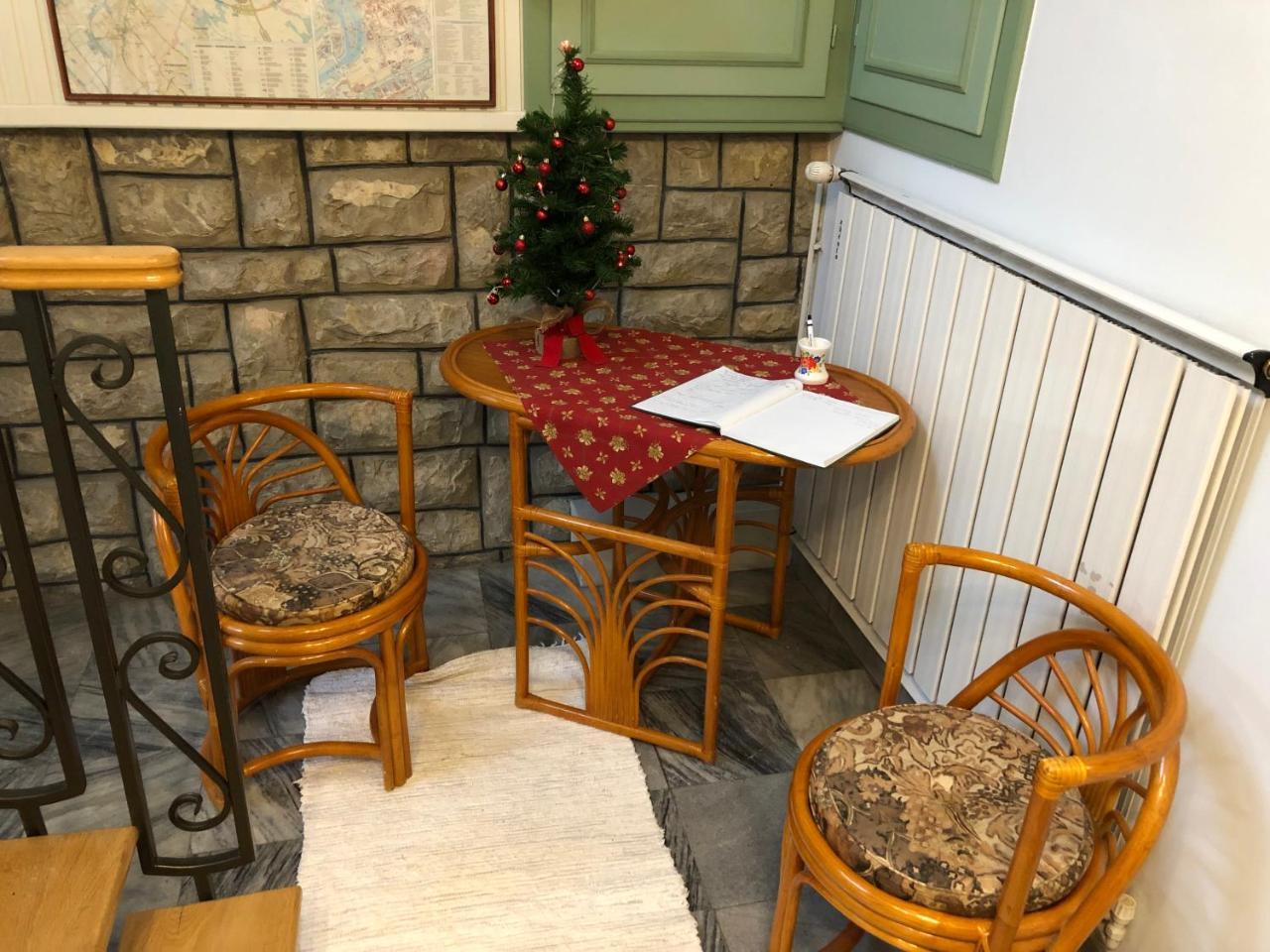 Muskatli Panzio Bed & Breakfast Gyor Bagian luar foto